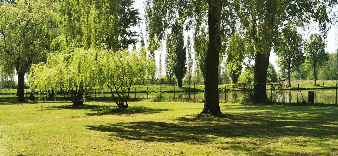 L'Oasis Des Dombes Ambérieux-en-Dombes Exterior foto